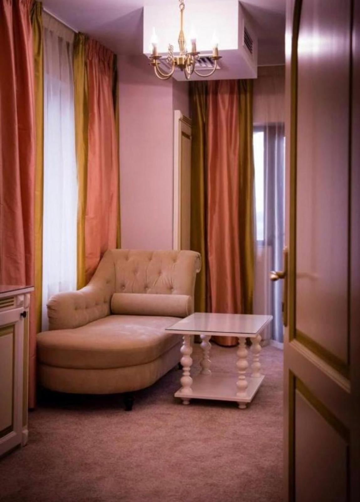 Hotel Goya Collection Zsilvásárhely Kültér fotó